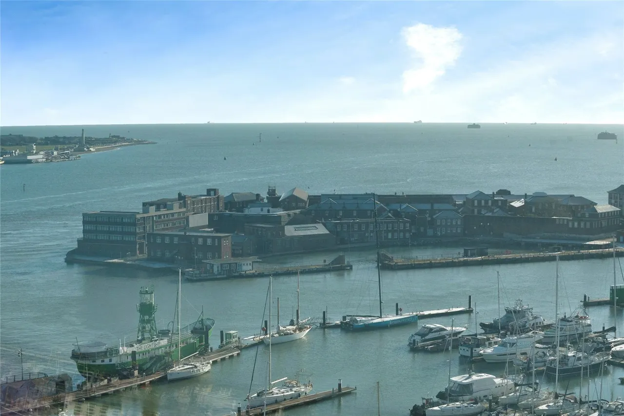 Harbour Tower, Trinity Green, PO12, photo 14