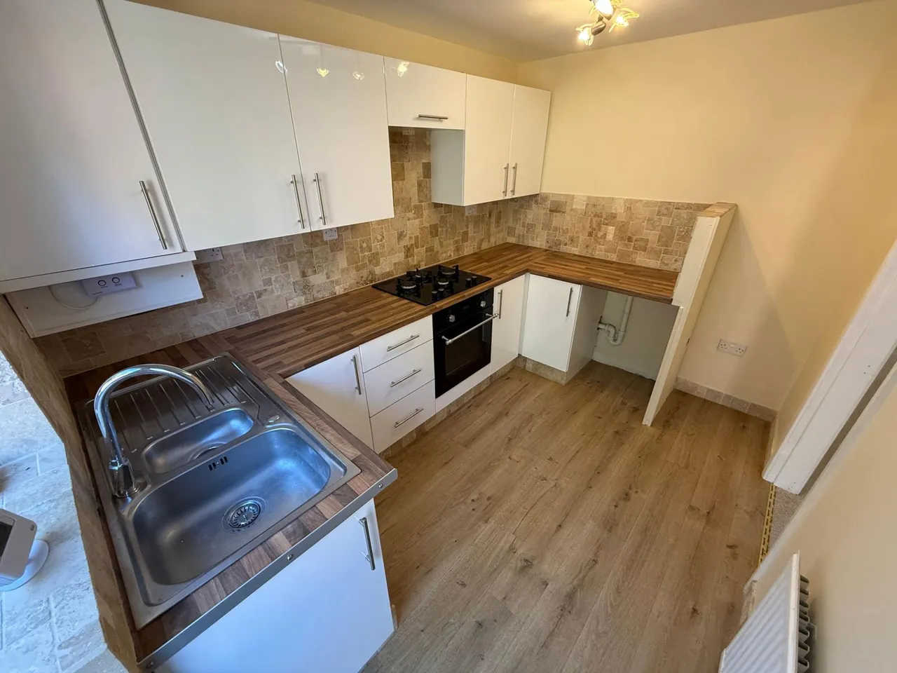 Bank Street, Castle Gresley, DE11, photo 3