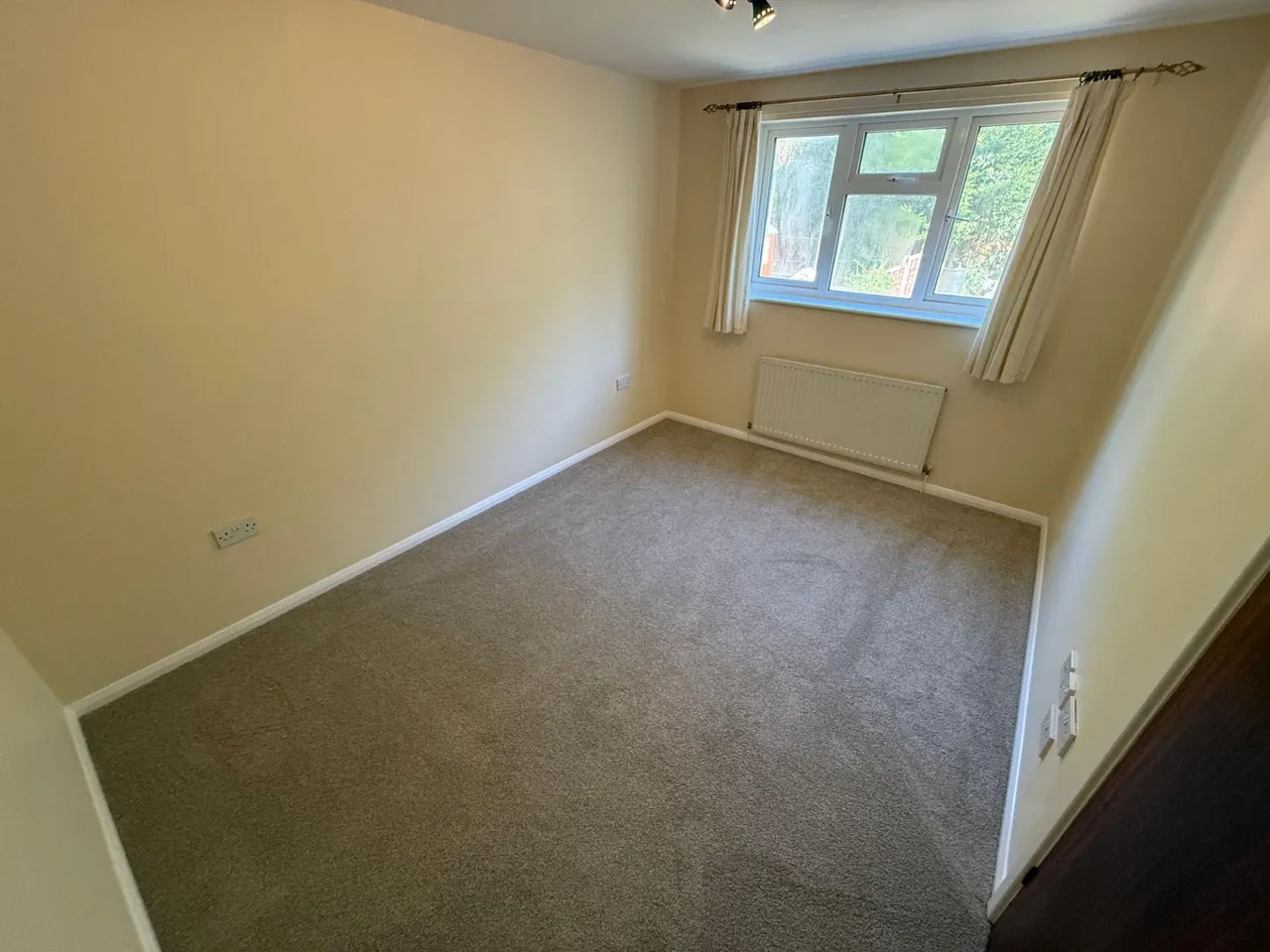 Bank Street, Castle Gresley, DE11, photo 10