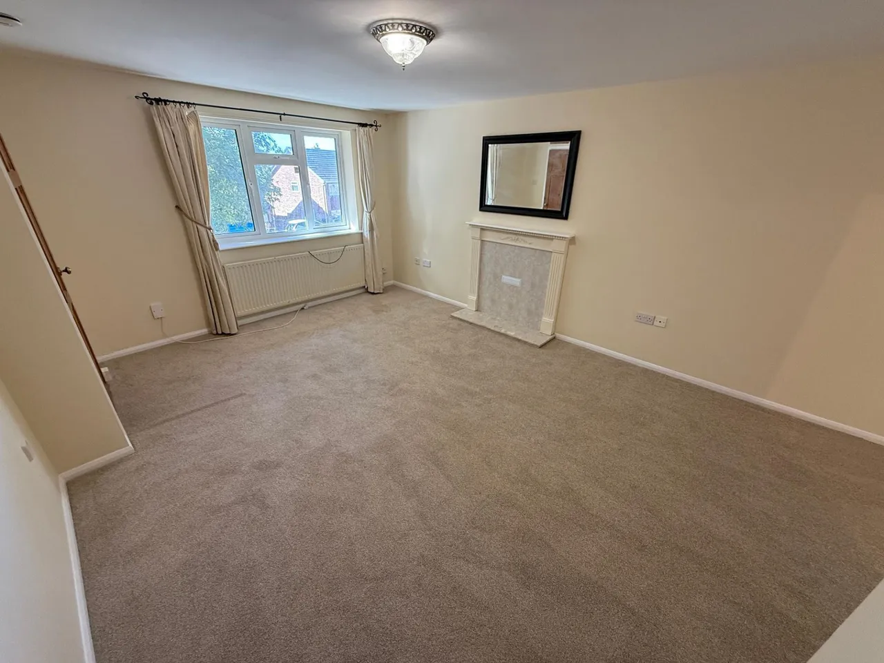 Bank Street, Castle Gresley, DE11, photo 5