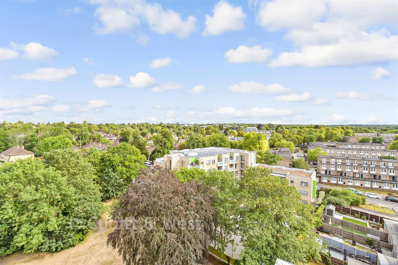 Basinghall Gardens, South Sutton, SM2, photo 2