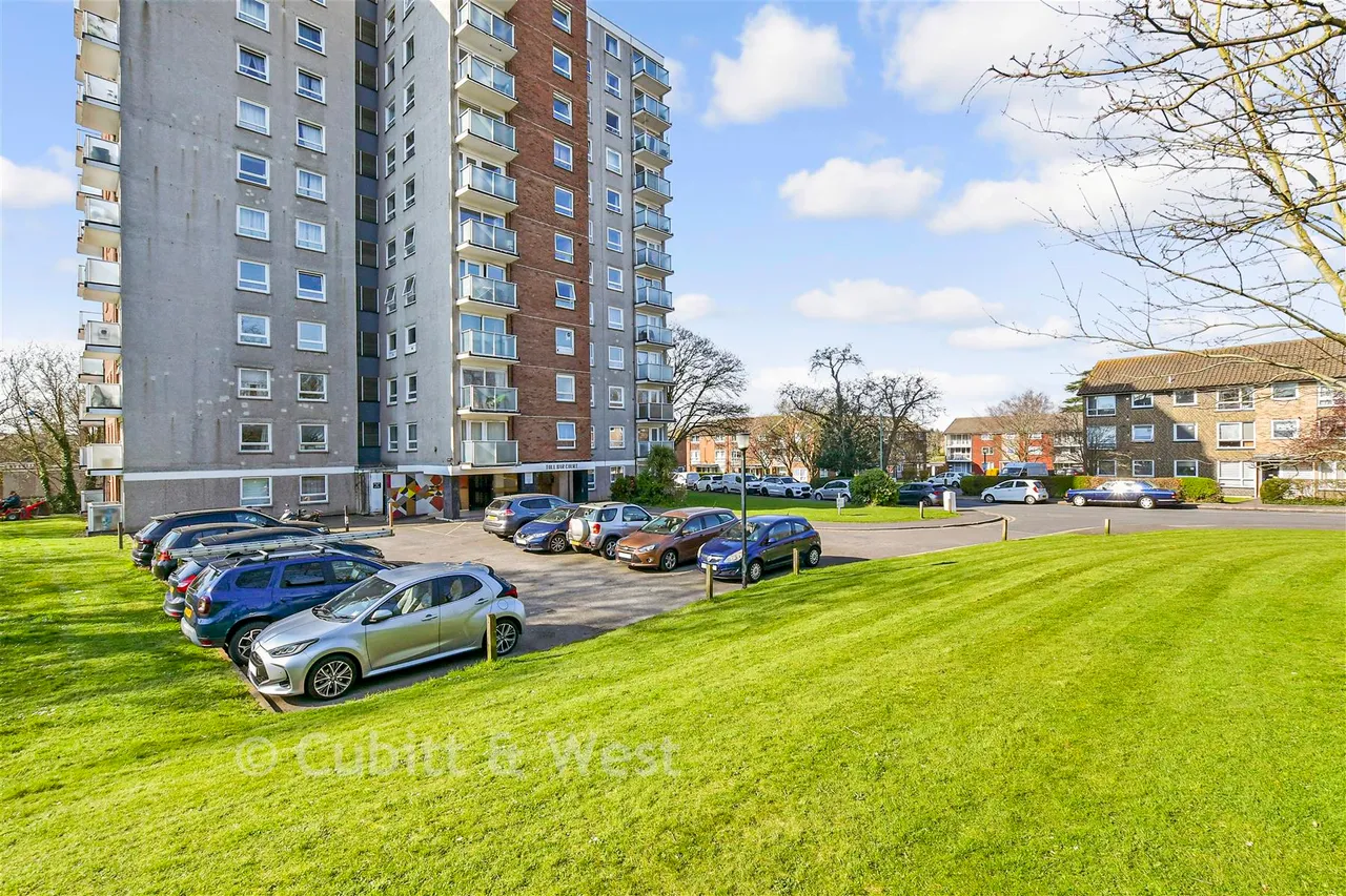 Basinghall Gardens, South Sutton, SM2, photo 13