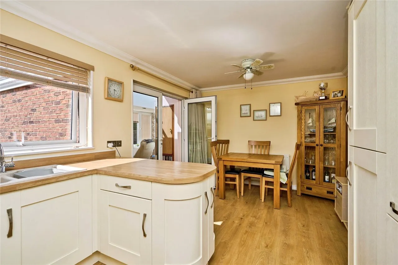 Fleet Way, Newport, PO30, photo 9