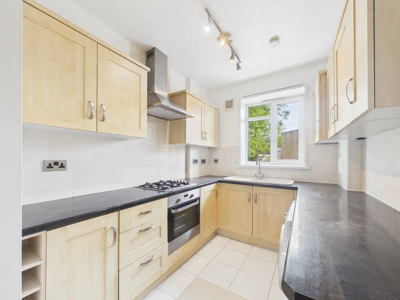Weir Road, Balham, SW12, photo 14