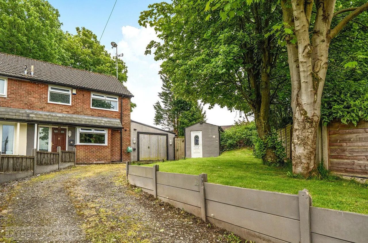 Romsey Avenue, Middleton, M24, photo 2