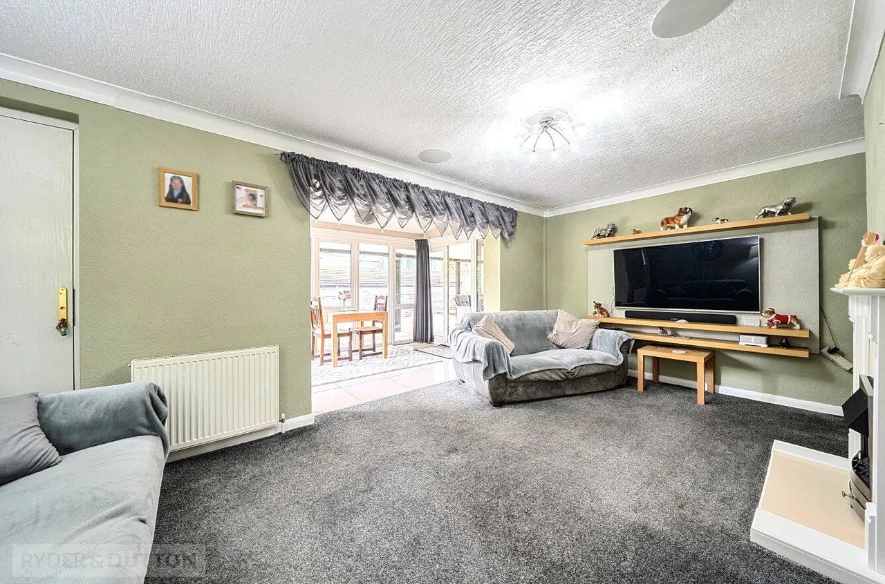 Romsey Avenue, Middleton, M24, photo 5