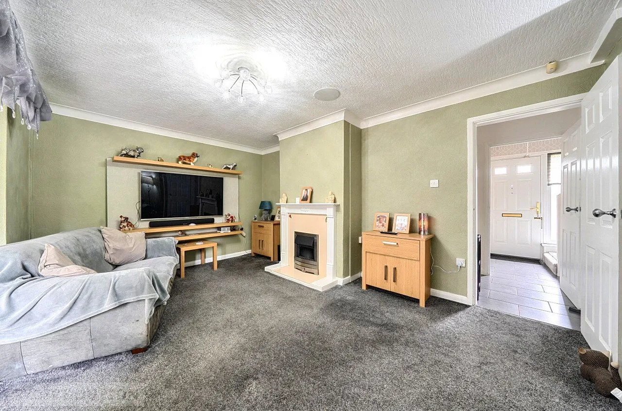 Romsey Avenue, Middleton, M24, photo 7