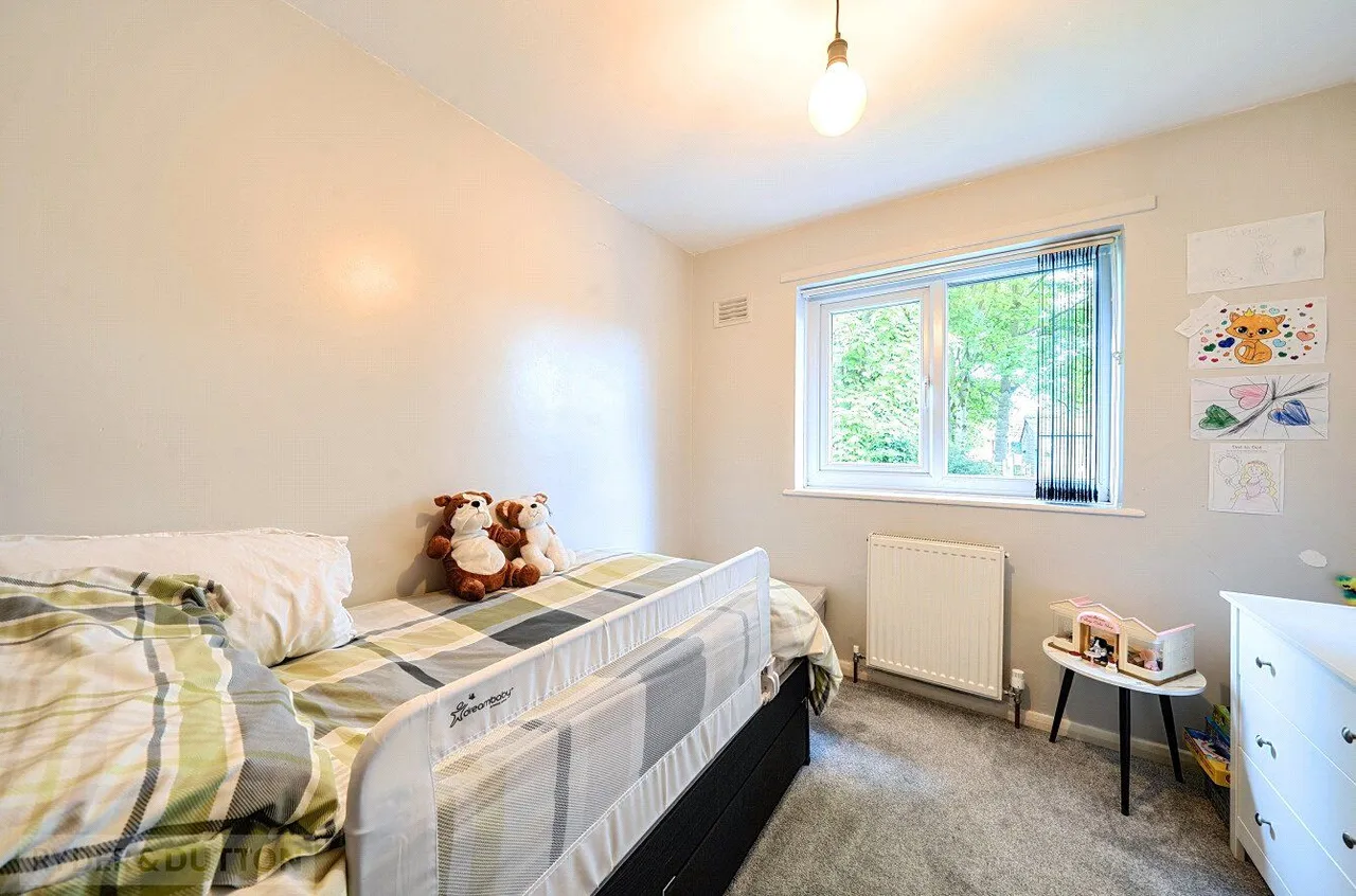 Romsey Avenue, Middleton, M24, photo 16