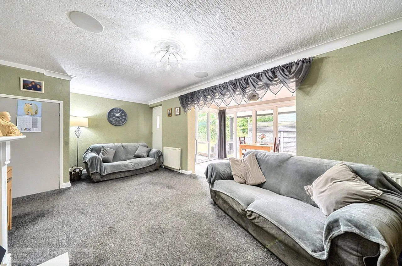 Romsey Avenue, Middleton, M24, photo 6