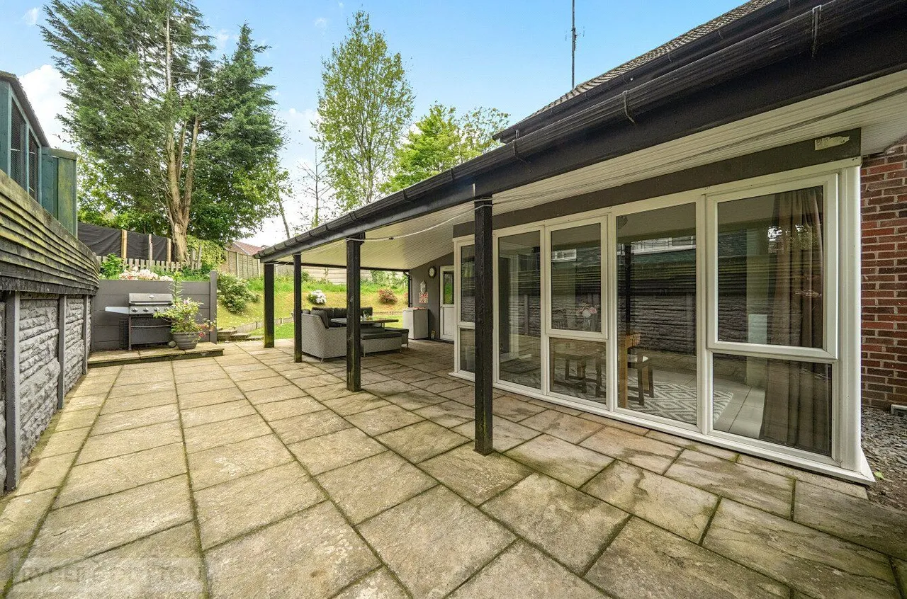 Romsey Avenue, Middleton, M24, photo 21