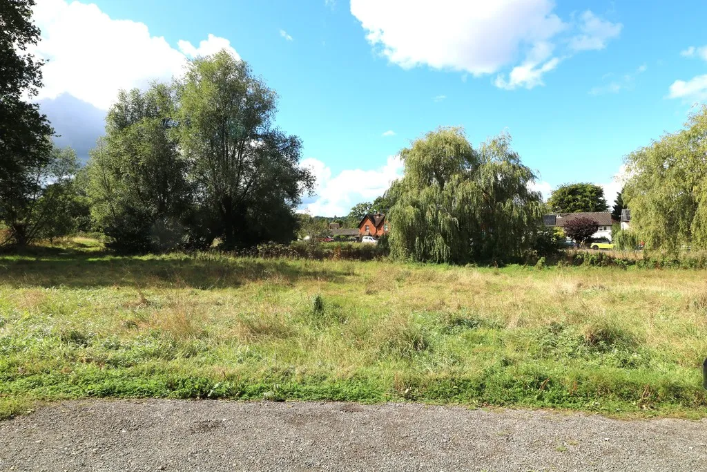 Willow Green, North Holmwood, RH5, photo 11