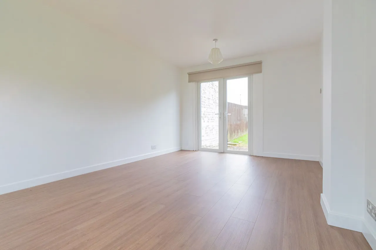 Restondene, St. Andrews Way, Deans, Livingston, photo 3
