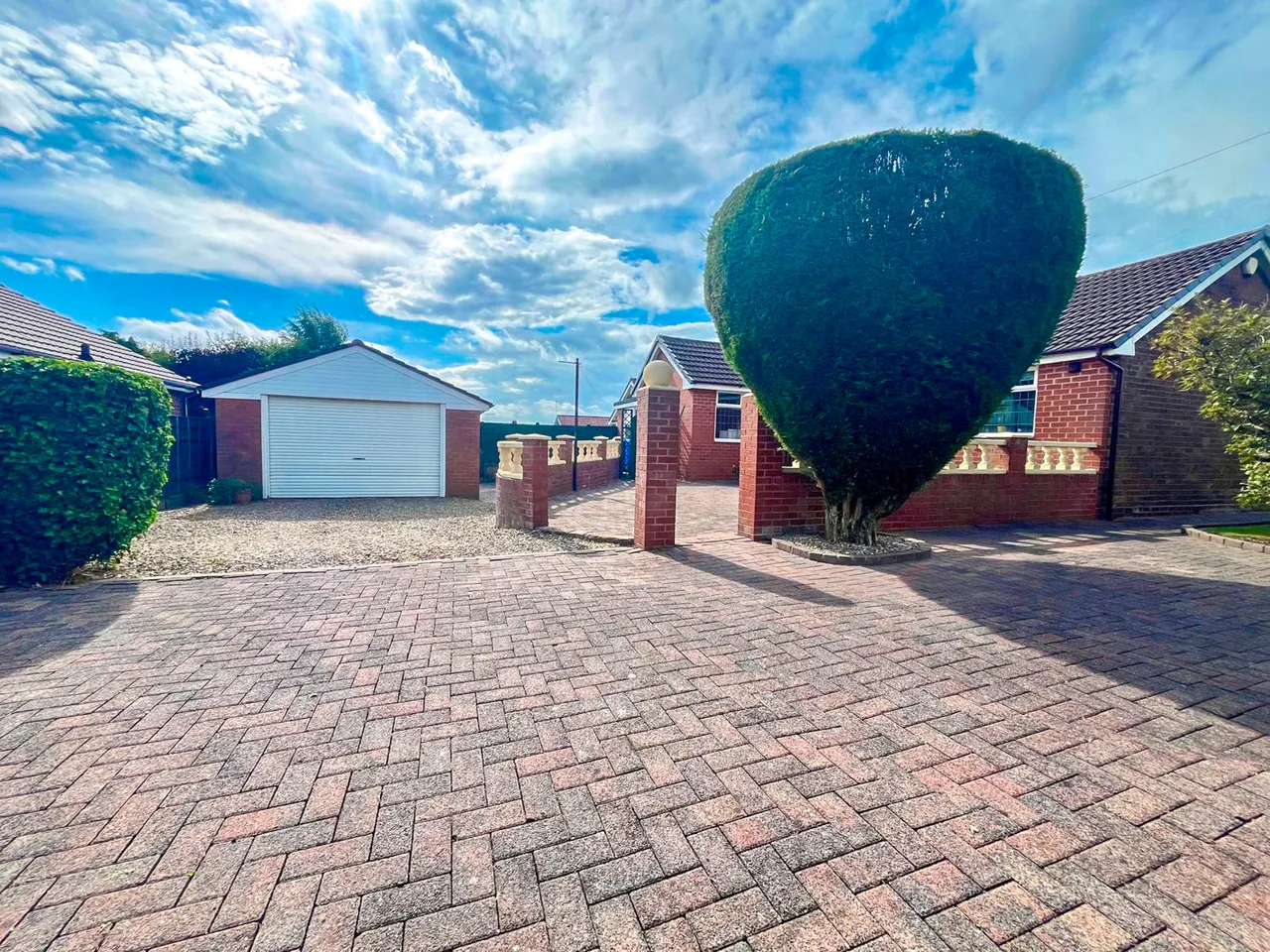 56, Mile Lane, Seddons Farm, Bury, BL8, photo 2