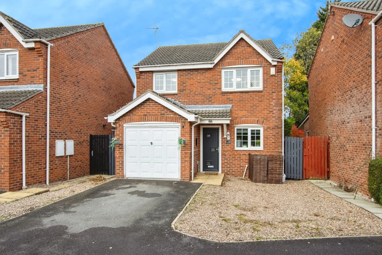 3 bed house for sale, Lakeside Court, Normanton, WF6