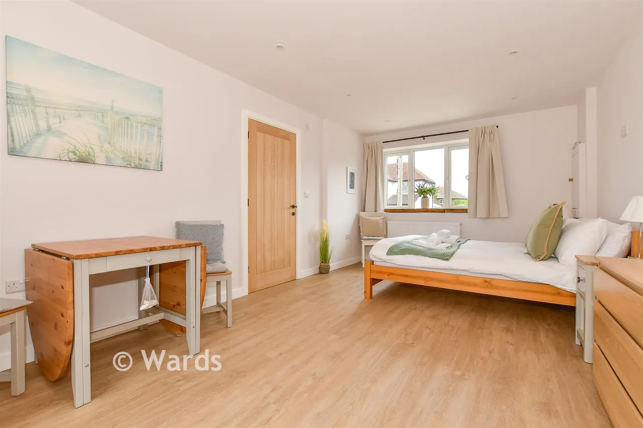 St. Swithin's Road, Whitstable, CT5, photo 8