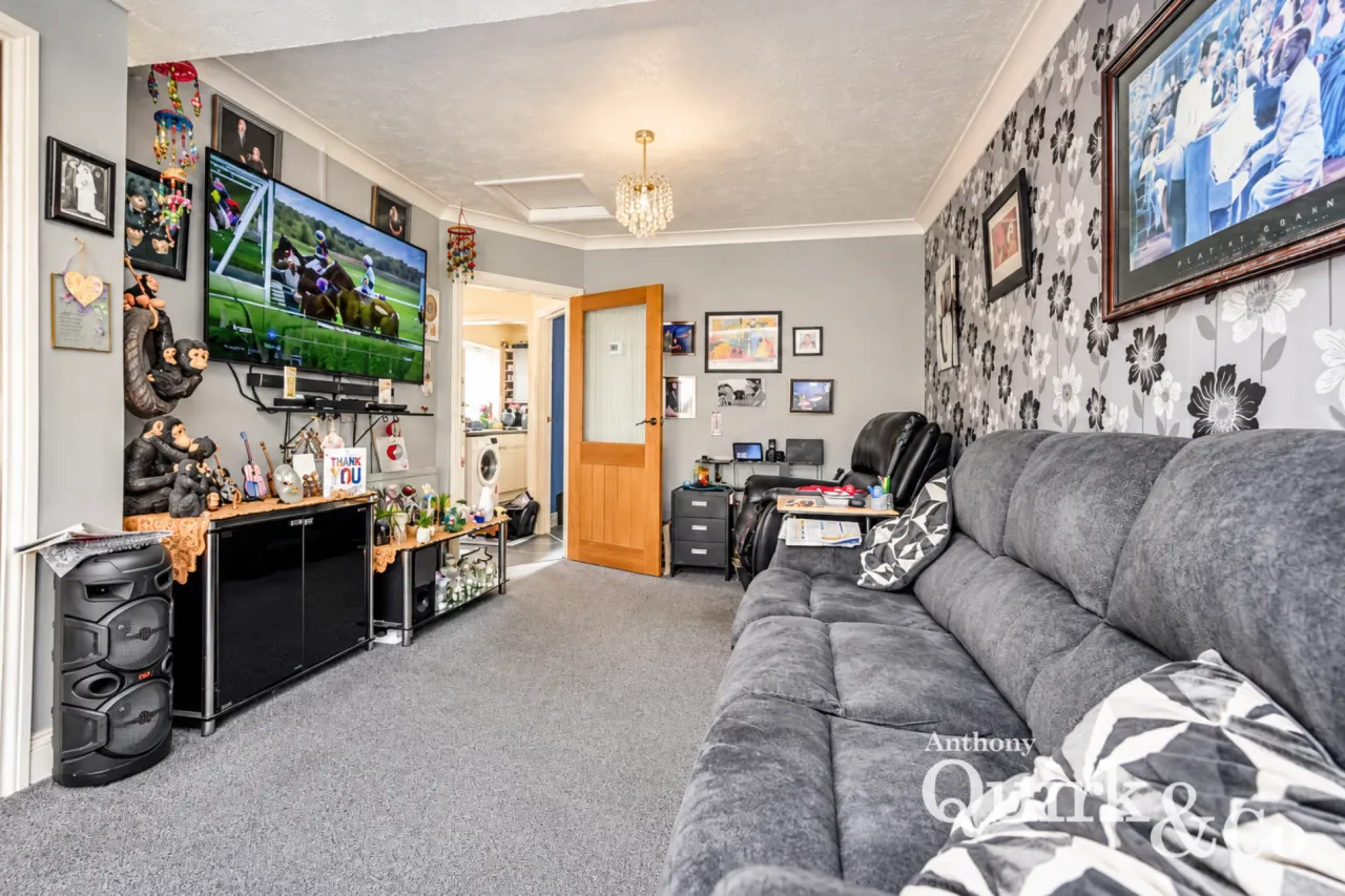 Miltsin Avenue, Canvey Island, SS8, photo 3