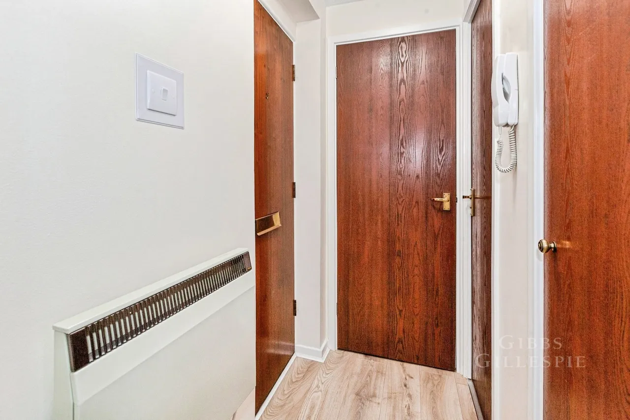 Clarkes Drive, Uxbridge Fees Apply, UB8, photo 6