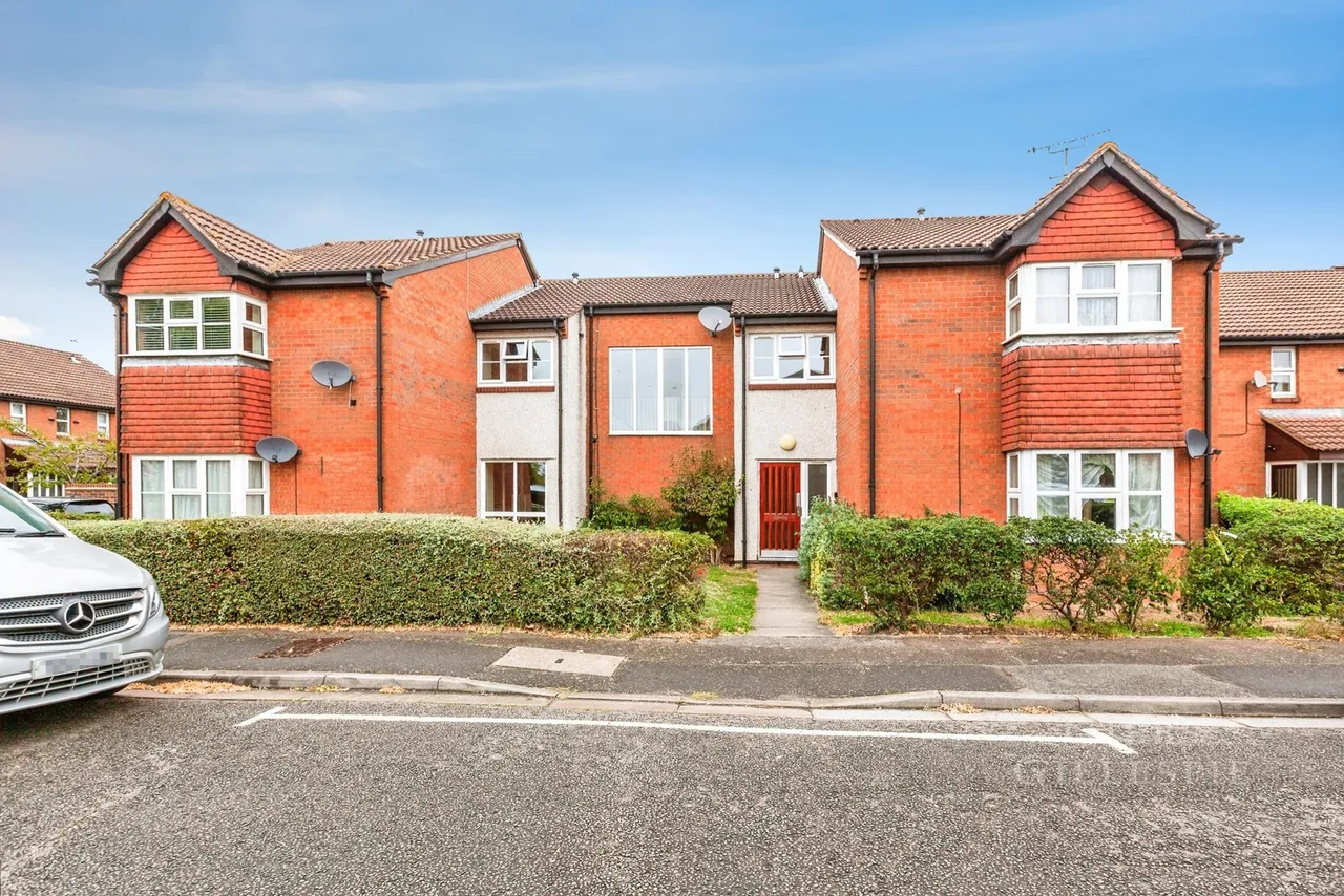 Clarkes Drive, Uxbridge Fees Apply, UB8, photo 8