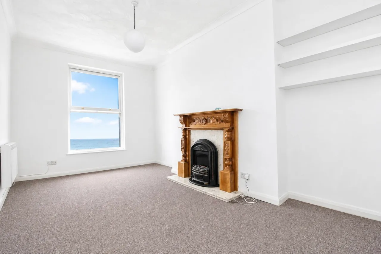 Royal Crescent, Margate, CT9 5AJ, photo 3