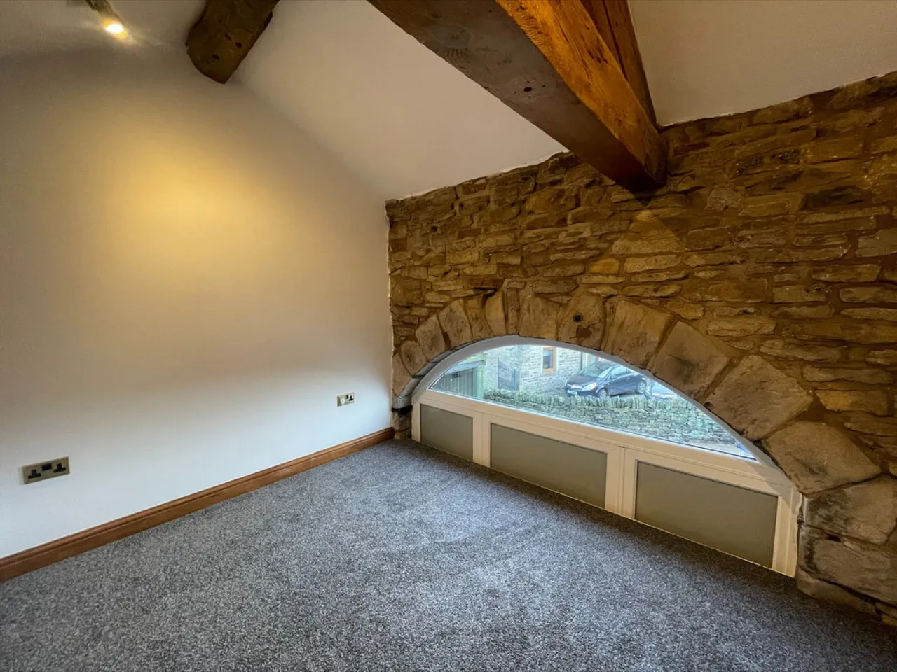 Woodhouse Lane, Norden, OL12, photo 7