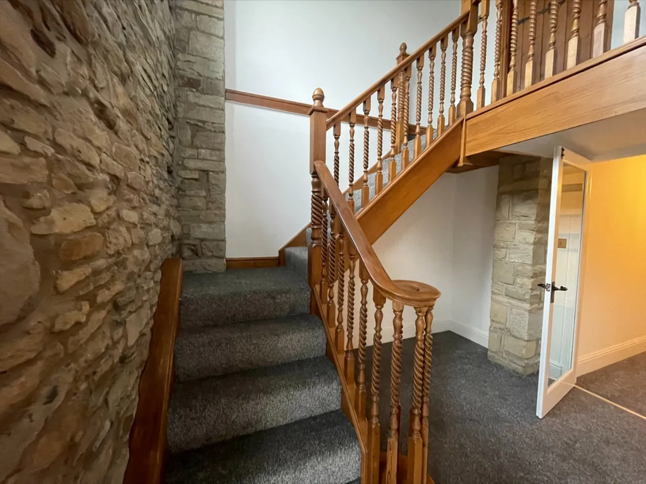 Woodhouse Lane, Norden, OL12, photo 5