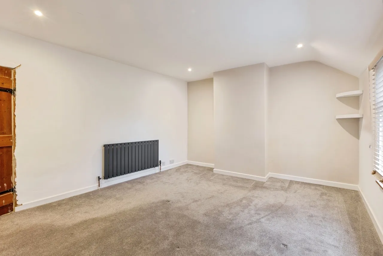 Avenue Road, Wymondham, NR18, photo 12