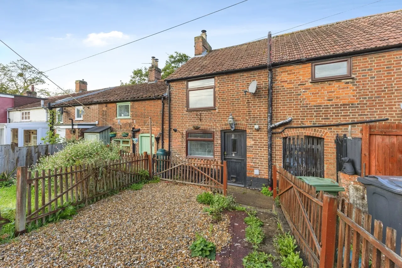 Avenue Road, Wymondham, NR18, photo 13