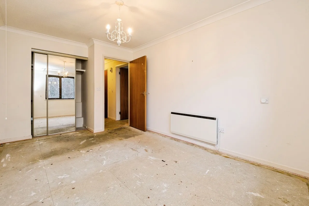 High Road, LONDON, London, E18, photo 10