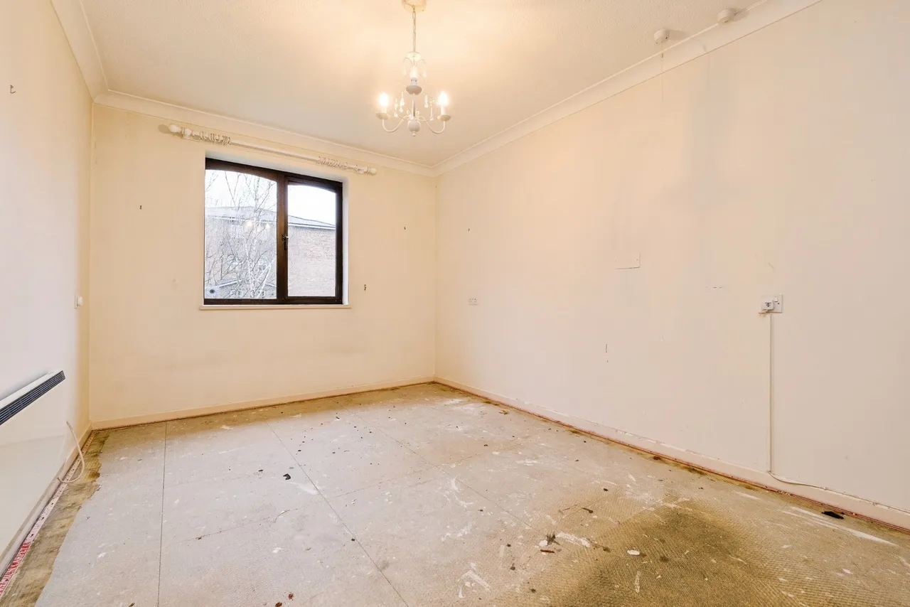 High Road, LONDON, London, E18, photo 8