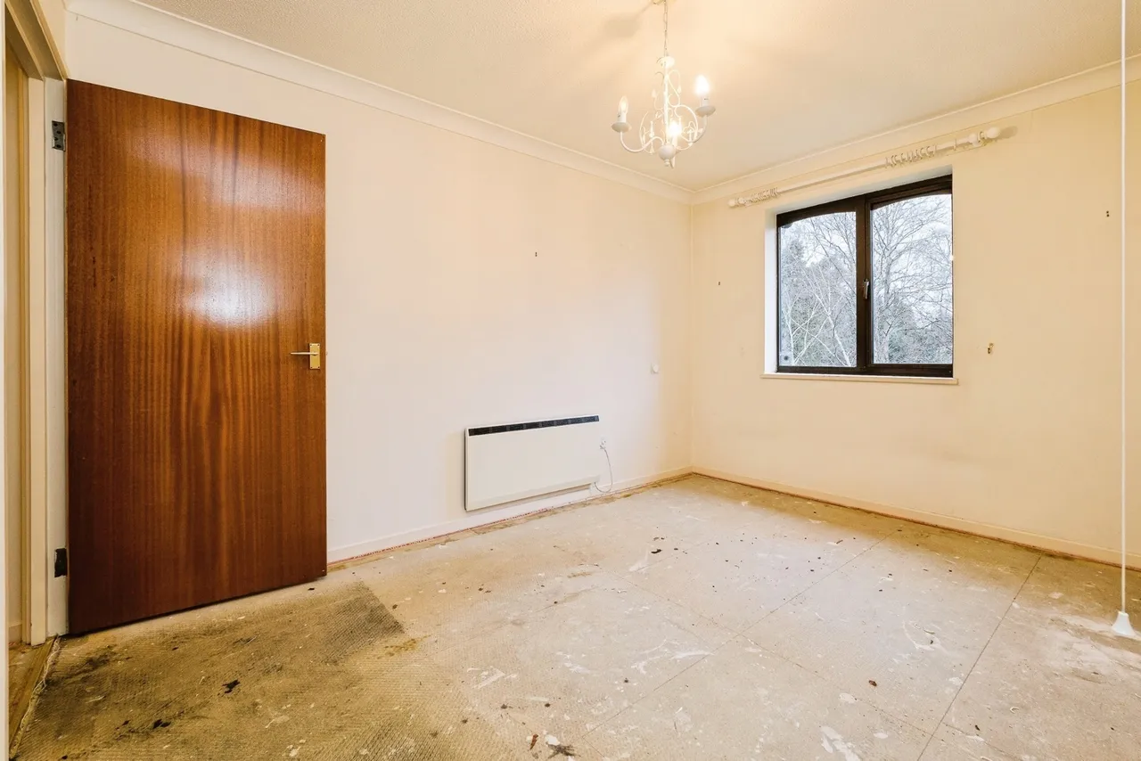 High Road, LONDON, London, E18, photo 9