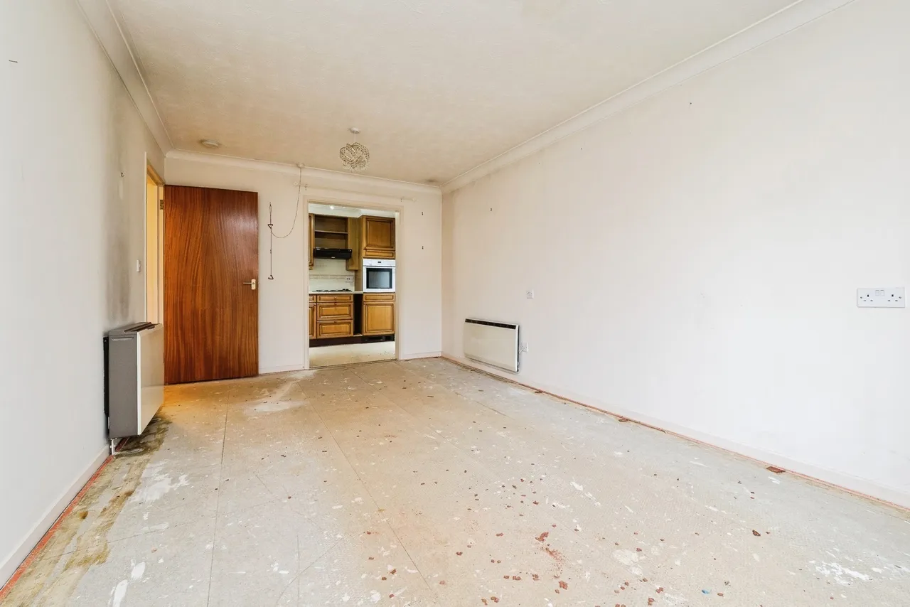 High Road, LONDON, London, E18, photo 4