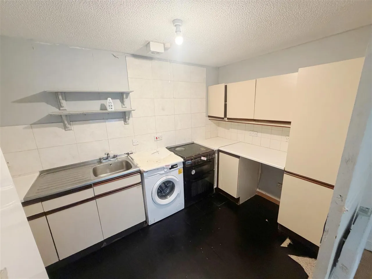 Heatherwood Drive, Hayes, photo 9