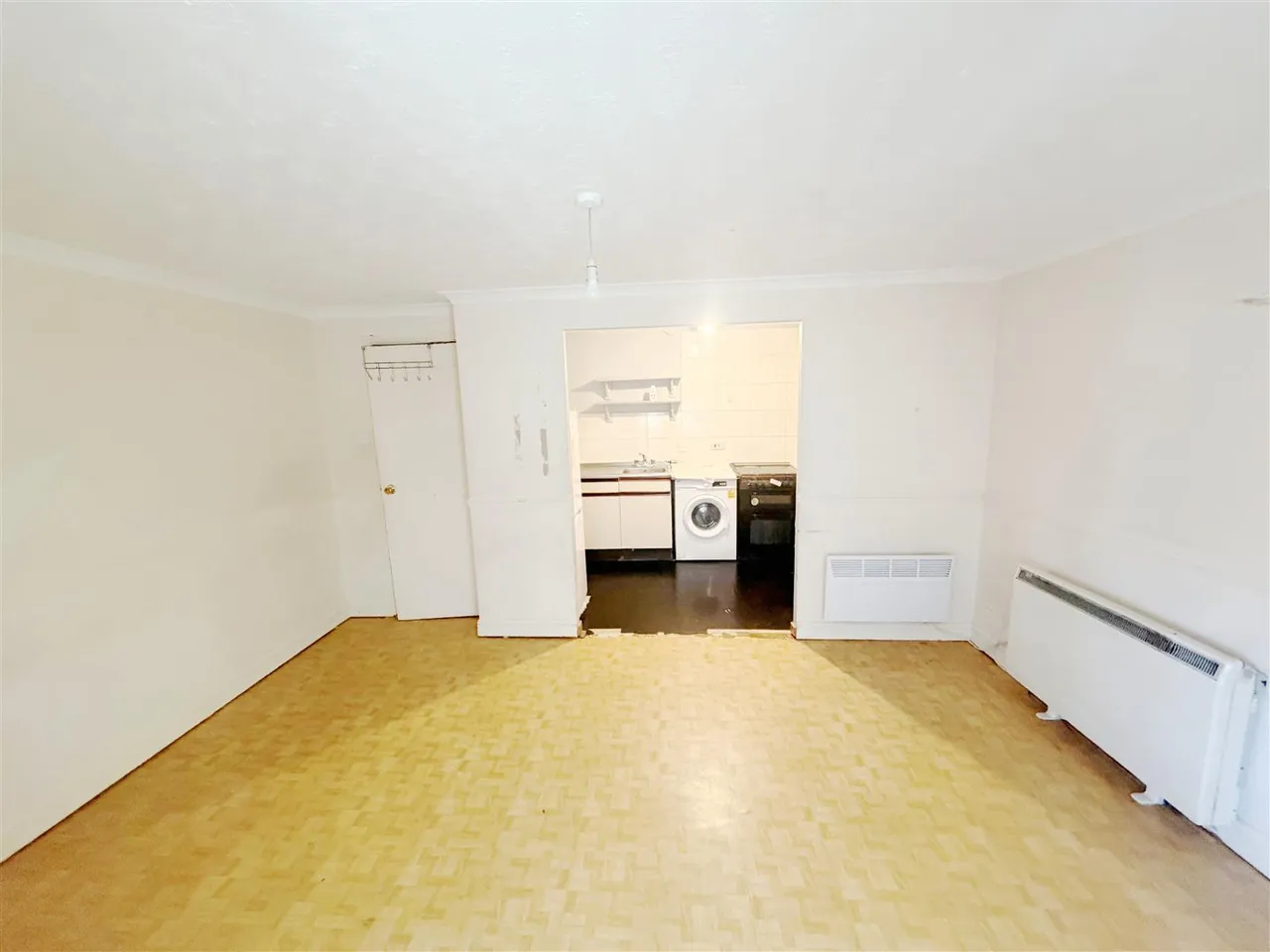 Heatherwood Drive, Hayes, photo 11