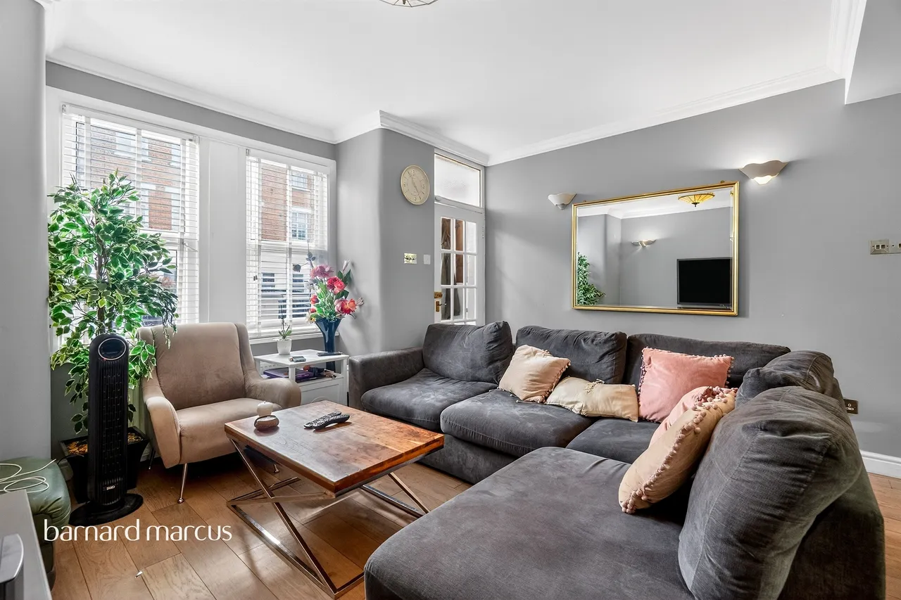 3 bed house for sale — Stuart Road, London
