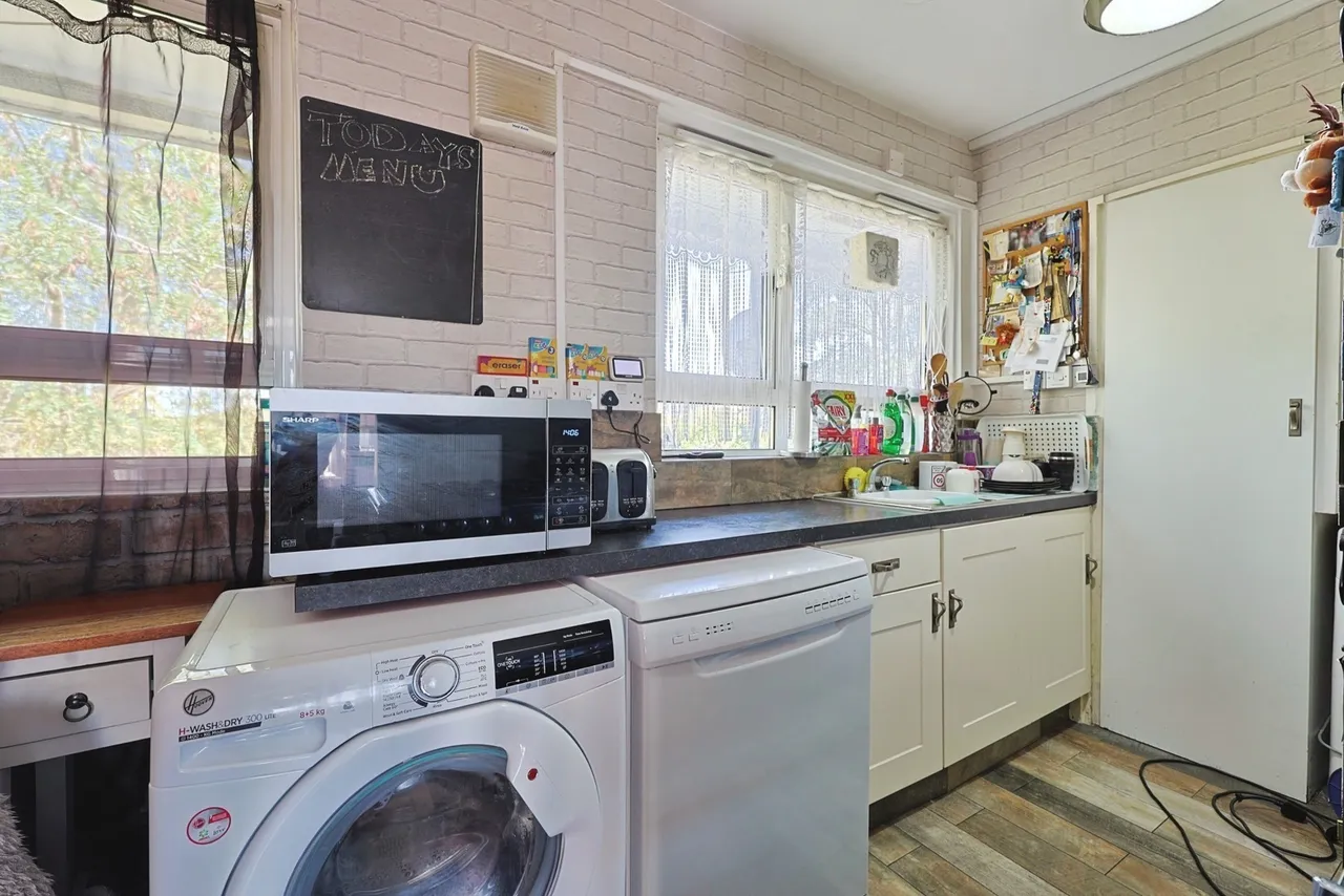 Heather Close, Battersea, SW8, photo 2
