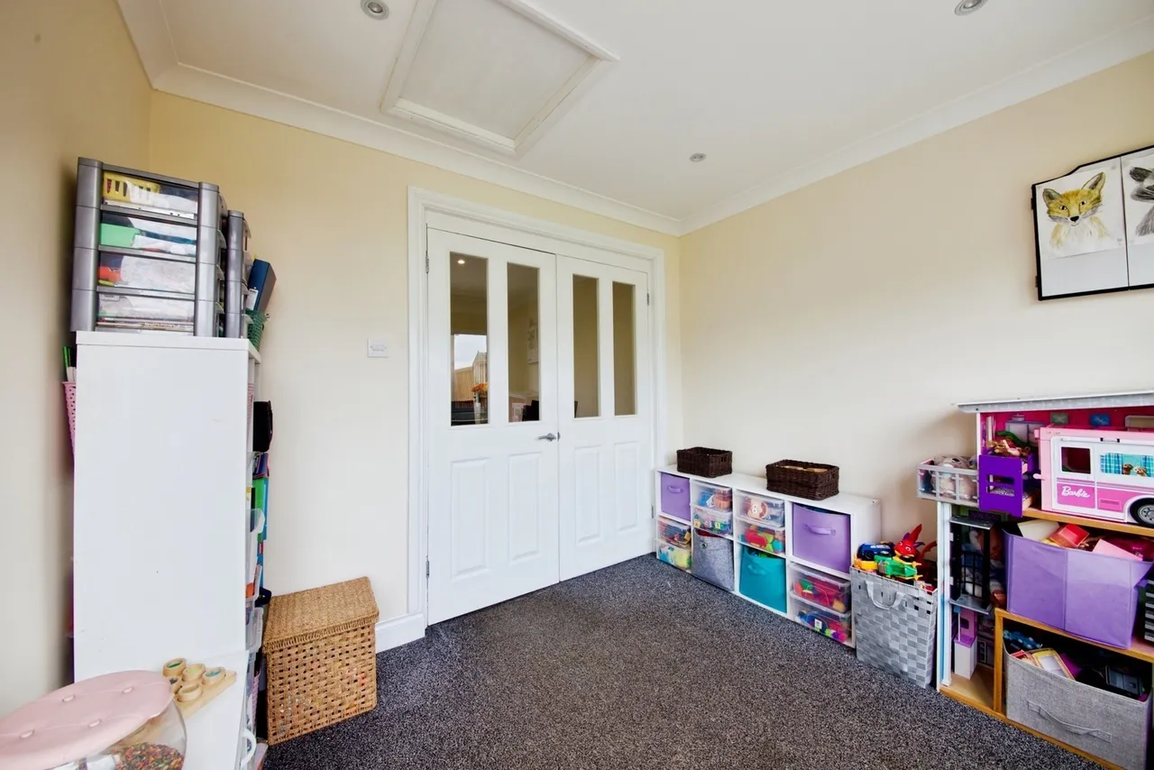 Arlington Gardens, Romford, RM3, photo 21