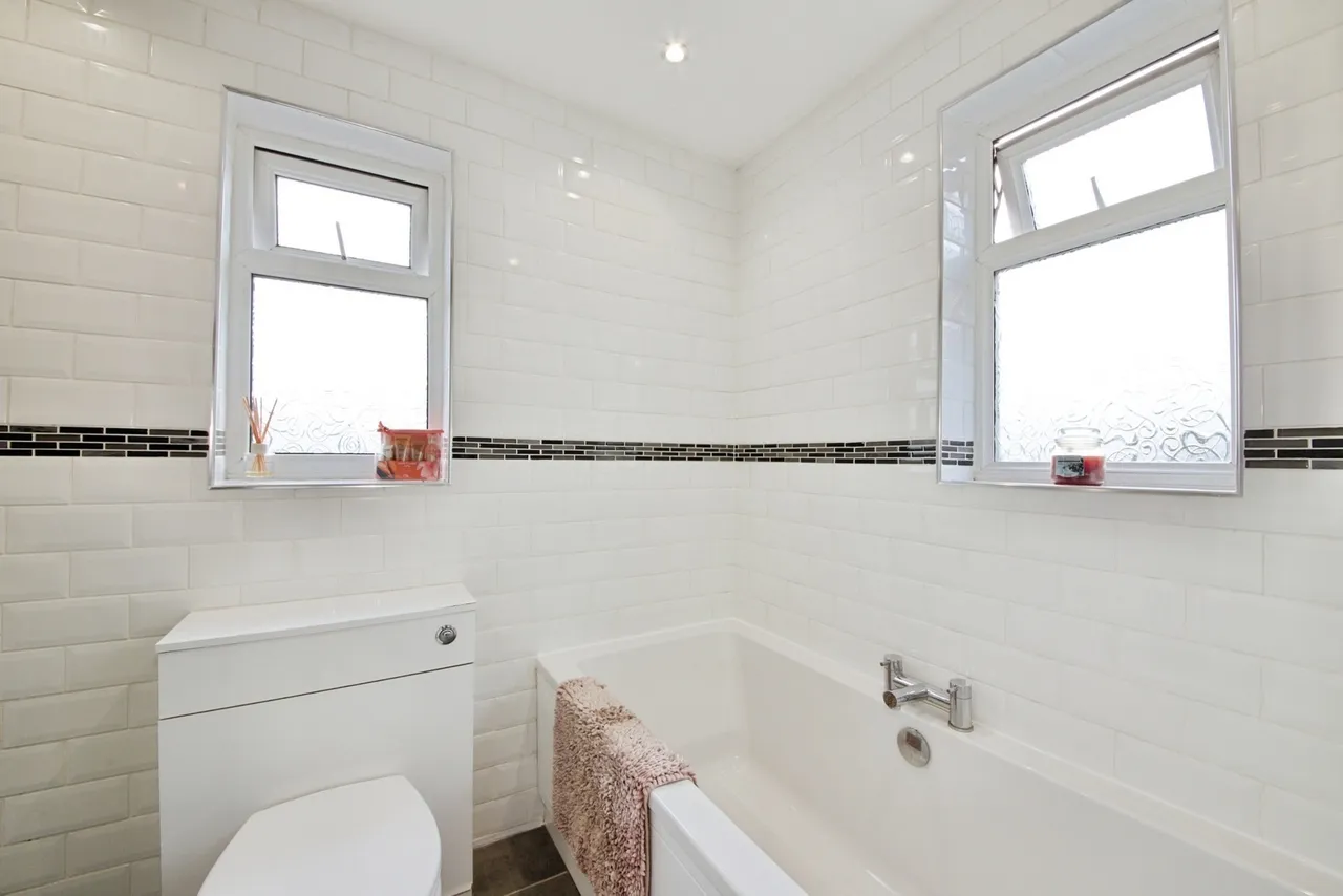 Arlington Gardens, Romford, RM3, photo 15