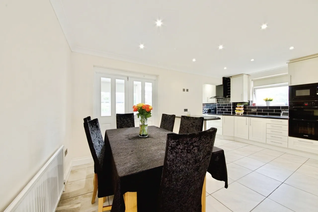 Arlington Gardens, Romford, RM3, photo 4