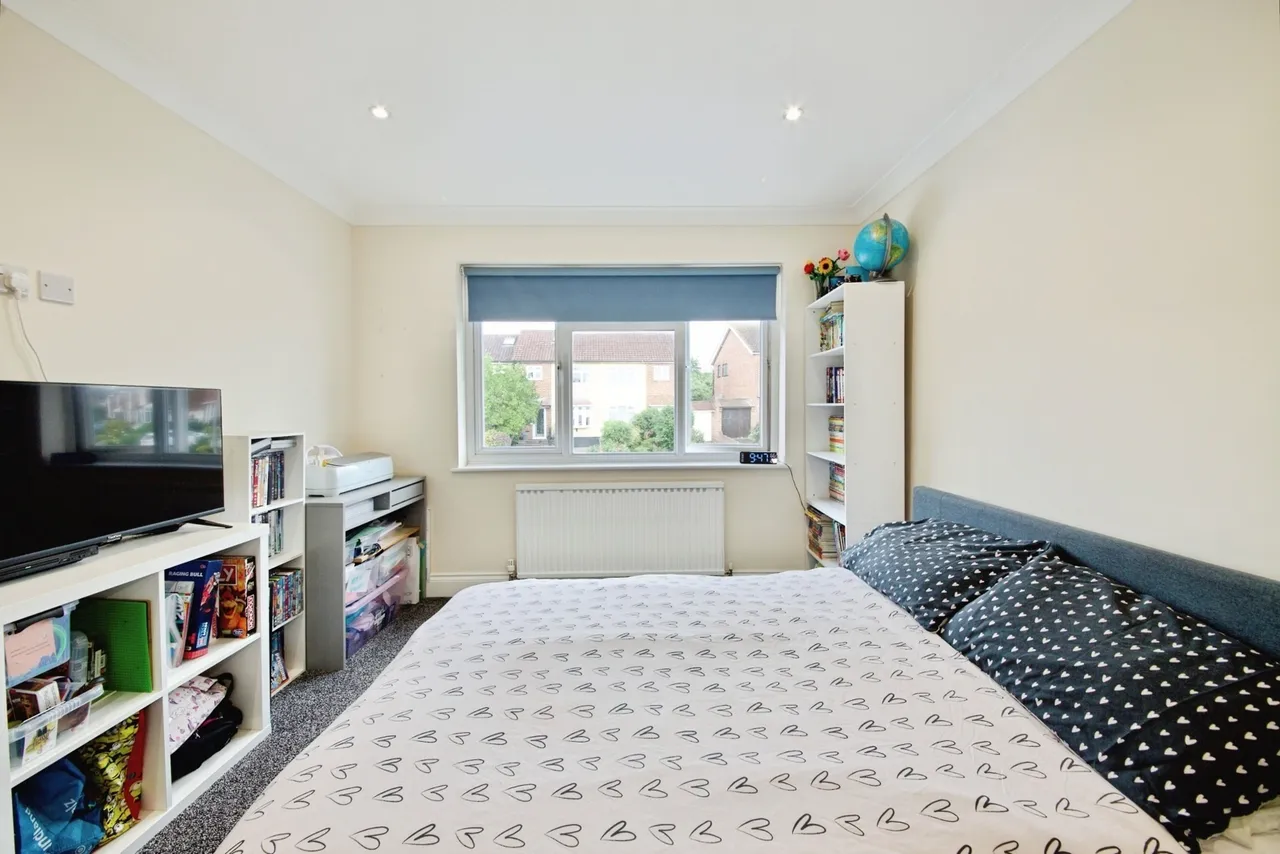 Arlington Gardens, Romford, RM3, photo 14