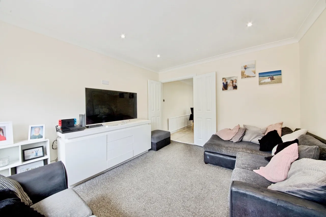 Arlington Gardens, Romford, RM3, photo 7