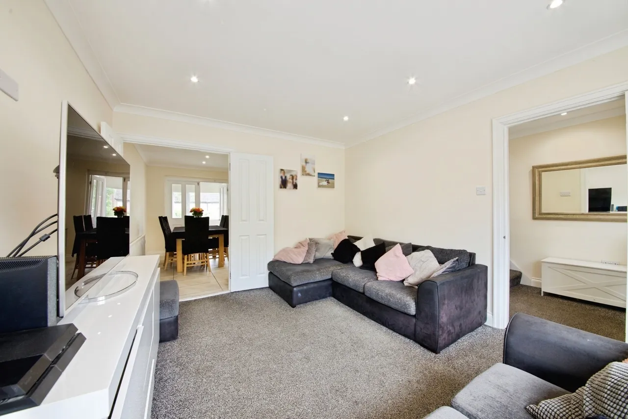 Arlington Gardens, Romford, RM3, photo 8