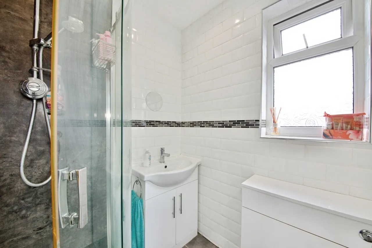 Arlington Gardens, Romford, RM3, photo 17