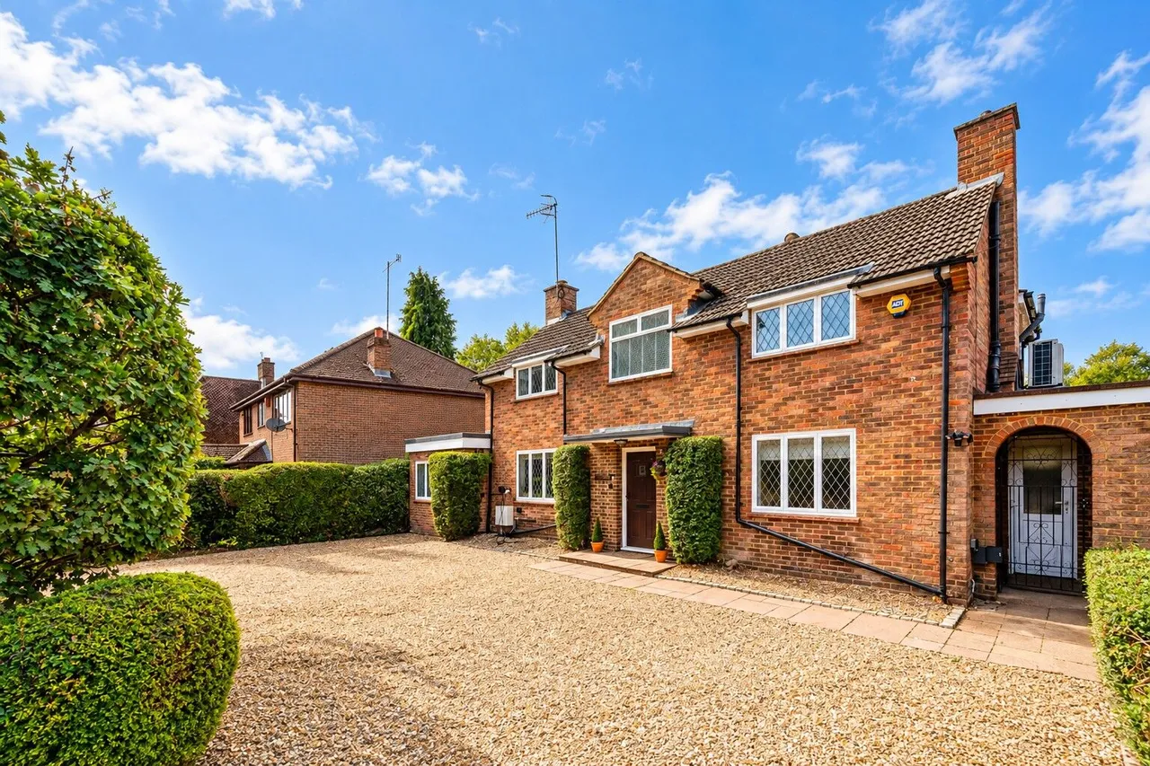 Pirbright, GU24, photo 20