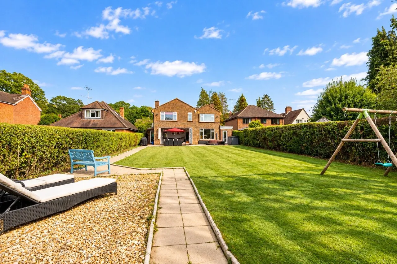 Pirbright, GU24, photo 19