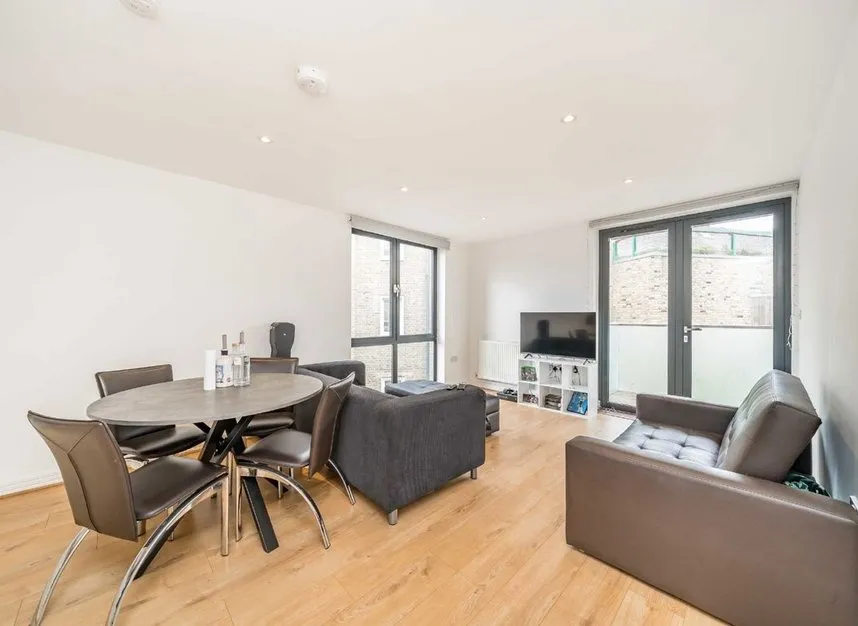 Annabel Close, Canary Wharf, E14, photo 2