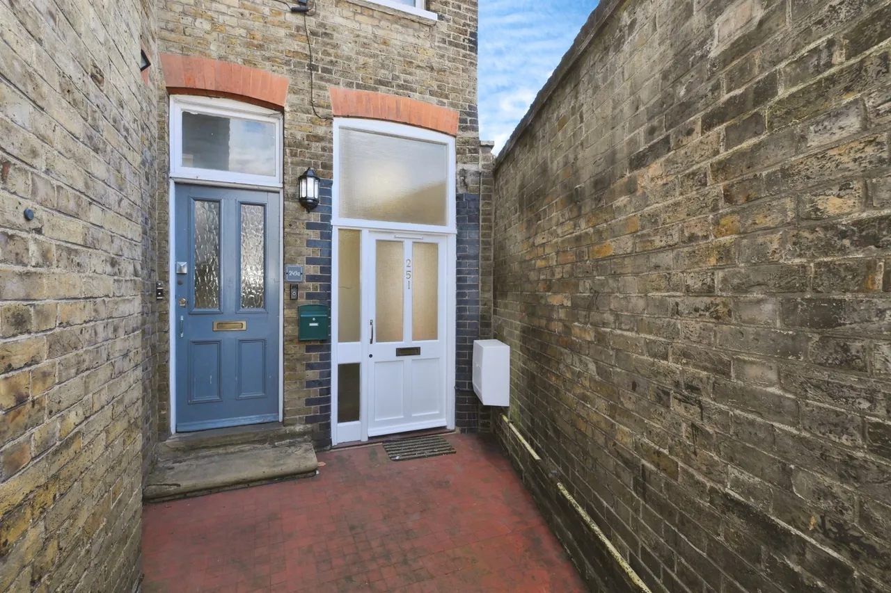 Turners Hill, Cheshunt, EN8, photo 17