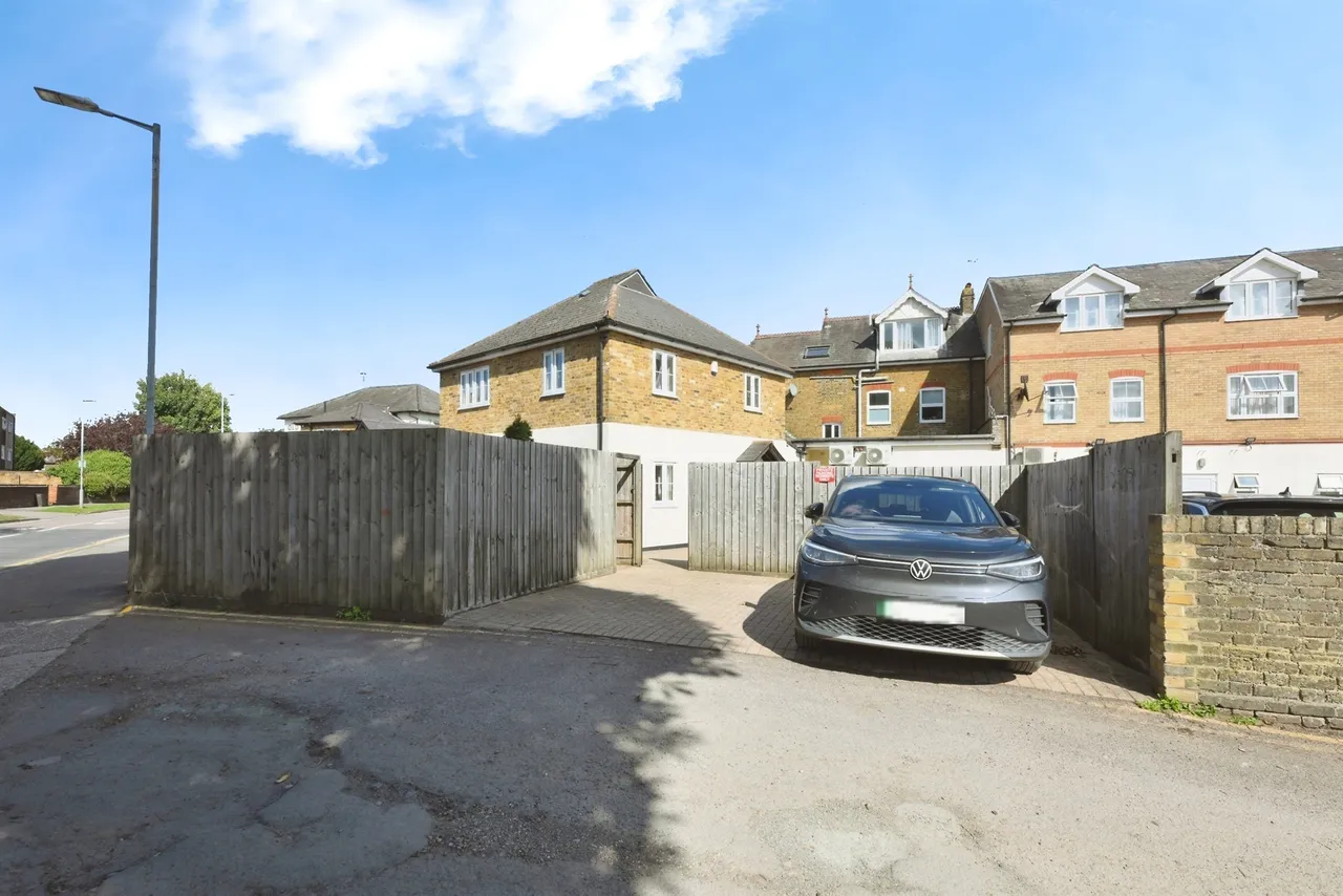 Turners Hill, Cheshunt, EN8, photo 13
