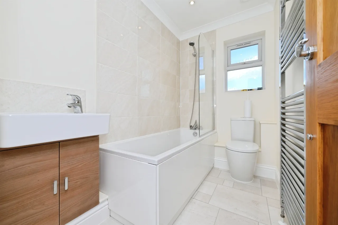 Turners Hill, Cheshunt, EN8, photo 11
