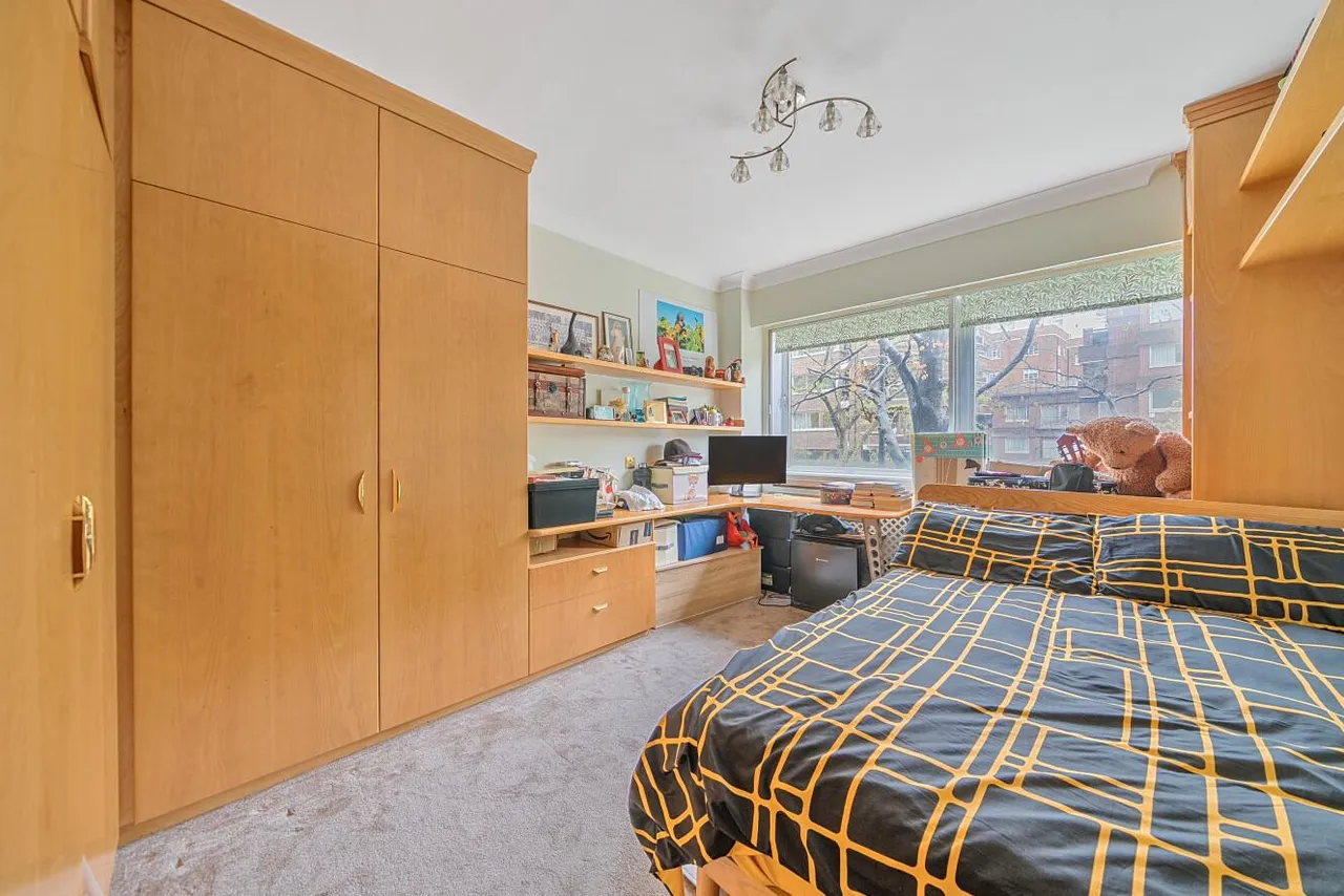 Prince Albert Road, St Johns Wood, NW8, photo 8