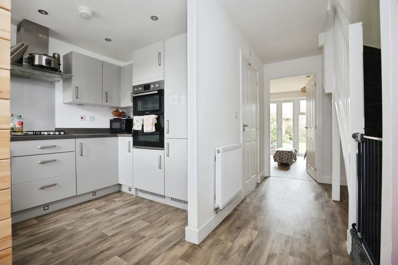 Spitfire Road, Southam, photo 6